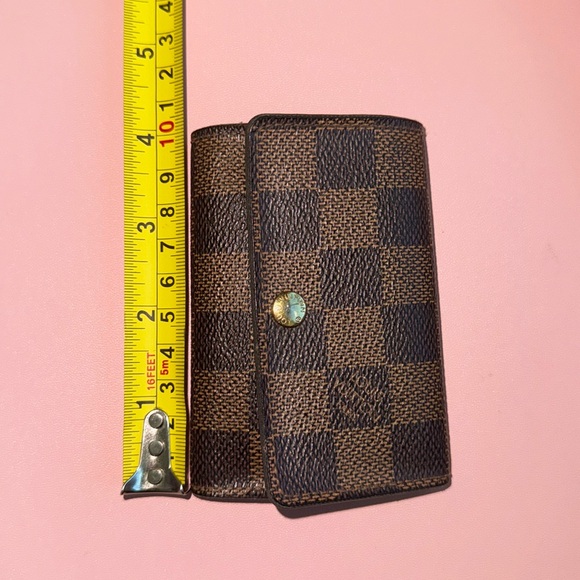 AUTHENTIC Louis Vuitton Damier Ebene Canvas 6 key holder - Picture 11 of 13